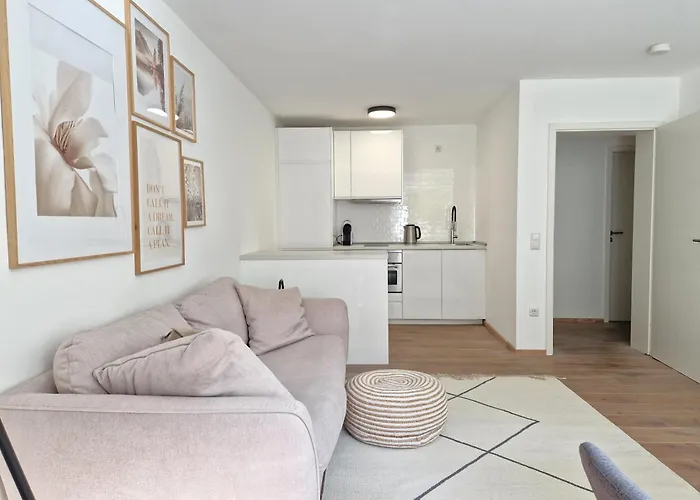 Magnolia: Moderne, Voll Moeblierte Wohnung